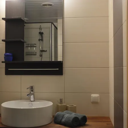 Heina Apartament Parnawa
